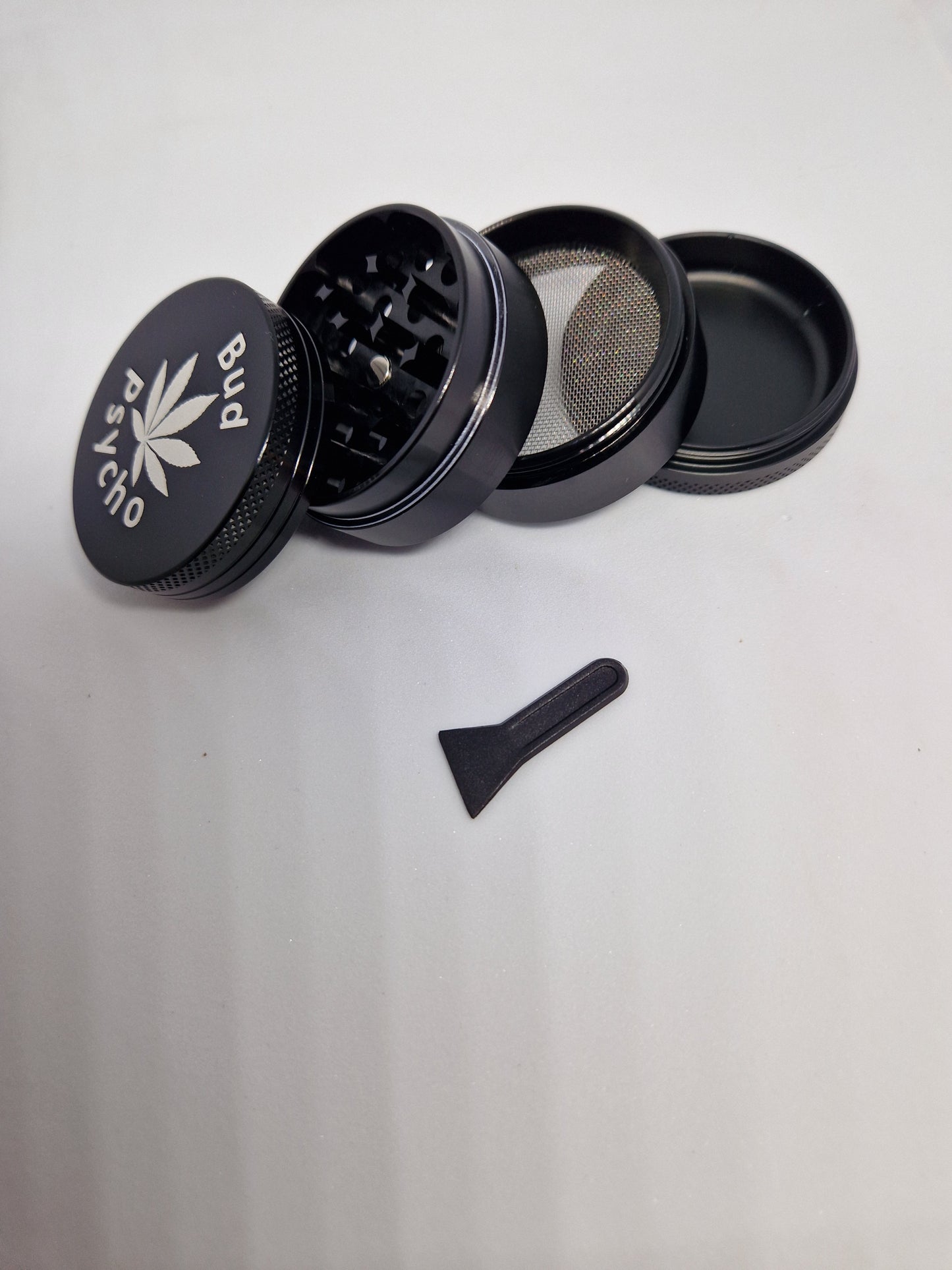 BLACK 4 PART 50MM GRINDER MAGNETIC METAL DIAMOND TEETH CRUSHER UK BUD PSYCHO