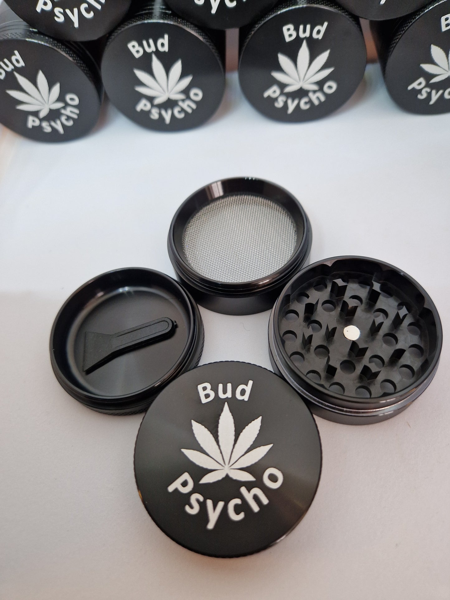 BLACK 4 PART 50MM GRINDER MAGNETIC METAL DIAMOND TEETH CRUSHER UK BUD PSYCHO